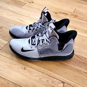 Men KD Trey 5 VII Sneakers (7.5)